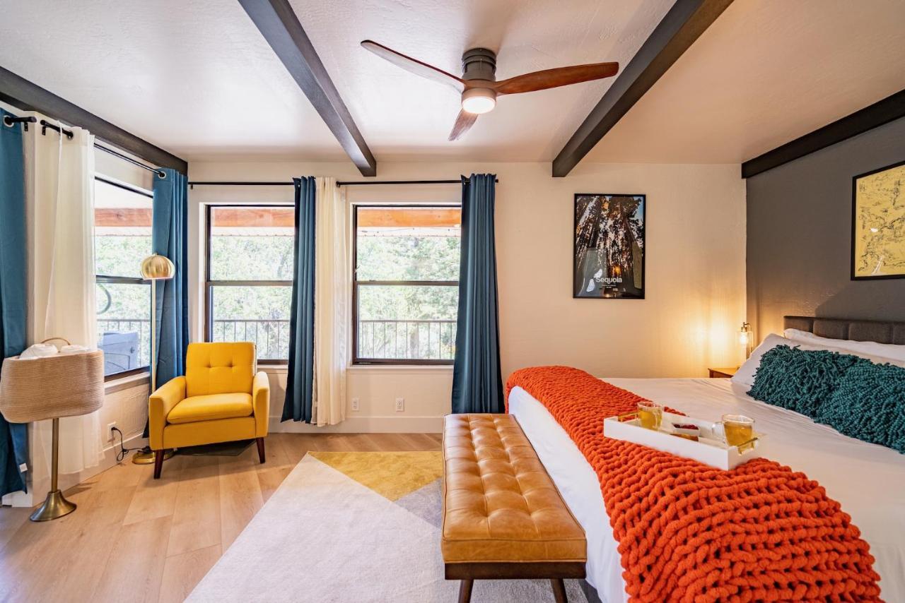 Secluded Mtn Top Family Haven W/Views Spa & Arcade Трі-Риверс Екстер'єр фото