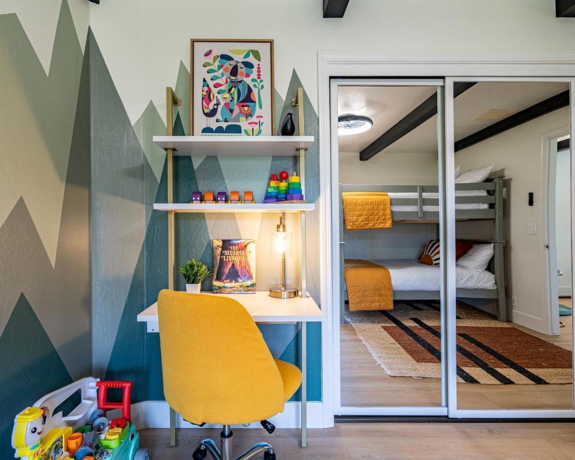 Secluded Mtn Top Family Haven W/Views Spa & Arcade Трі-Риверс Екстер'єр фото