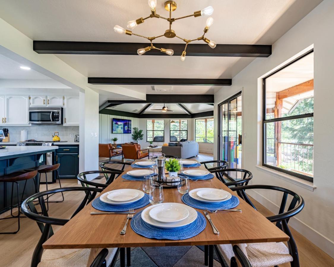 Secluded Mtn Top Family Haven W/Views Spa & Arcade Трі-Риверс Екстер'єр фото