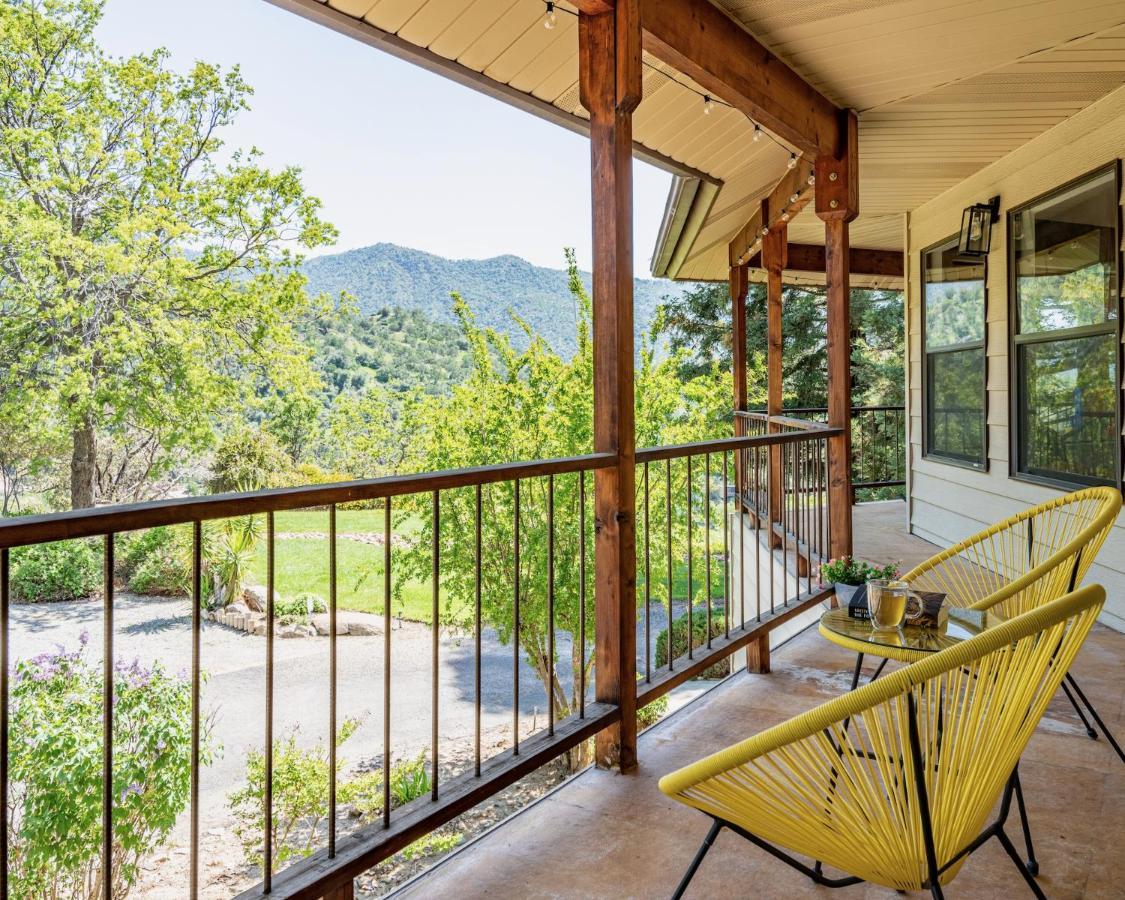 Secluded Mtn Top Family Haven W/Views Spa & Arcade Трі-Риверс Екстер'єр фото
