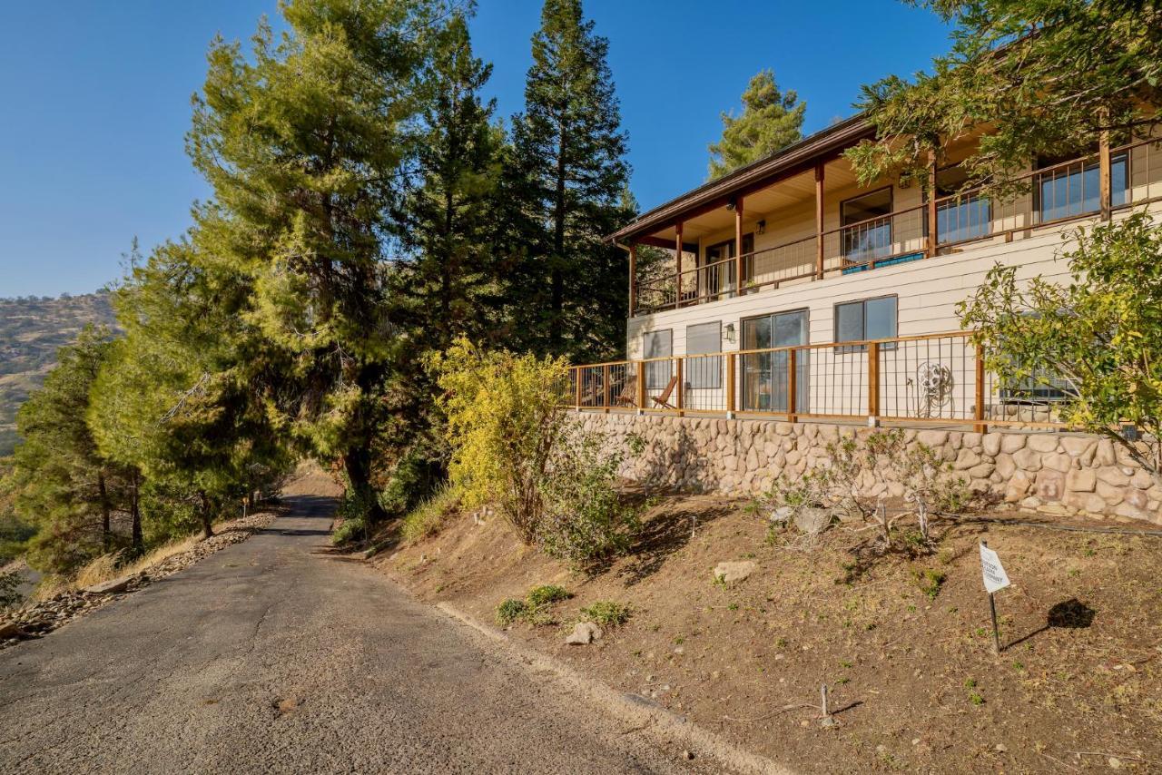 Secluded Mtn Top Family Haven W/Views Spa & Arcade Трі-Риверс Екстер'єр фото